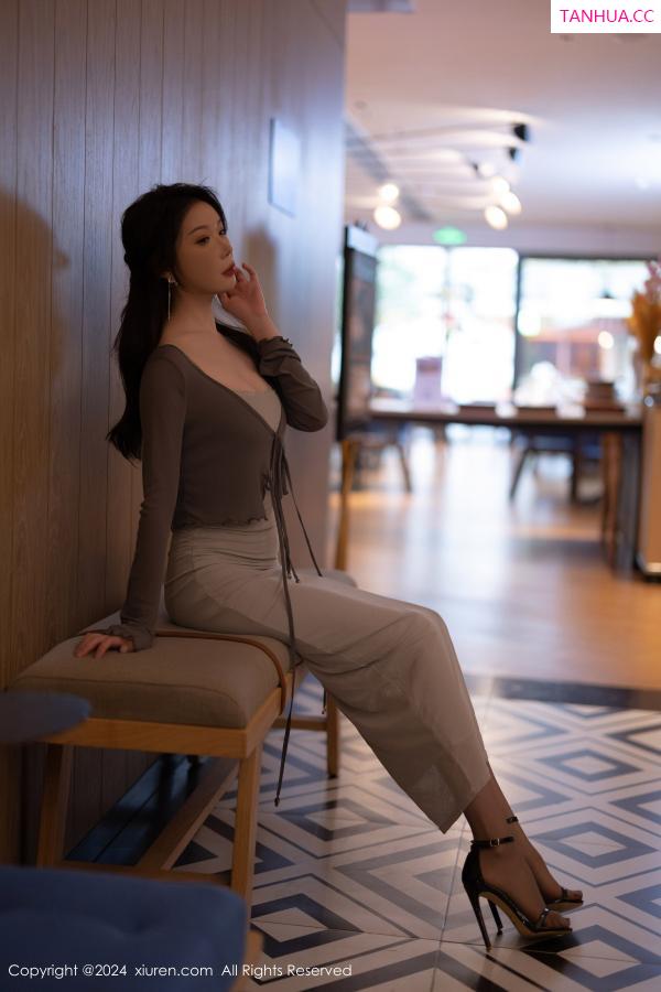 梦心玥  [XiuRen]高清写真图 2024.08.13 No.9007 梦心玥 丝袜美腿第10张图片
